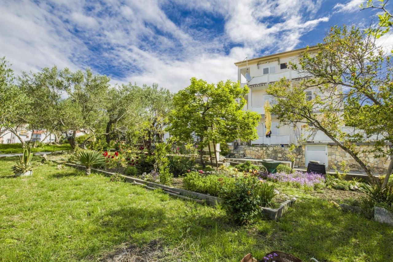 Rooms Padovan Banjol Exterior photo