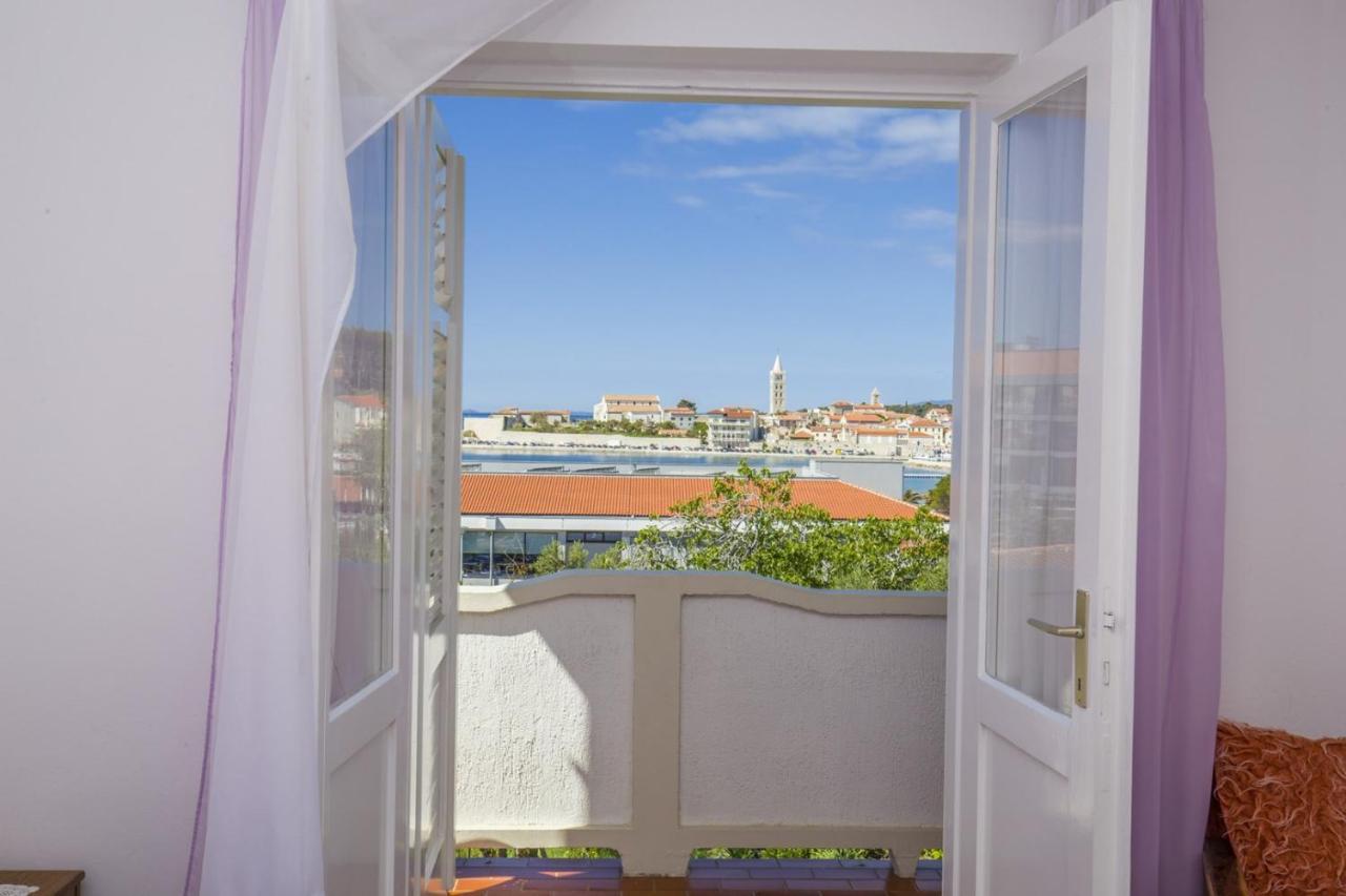 Rooms Padovan Banjol Exterior photo