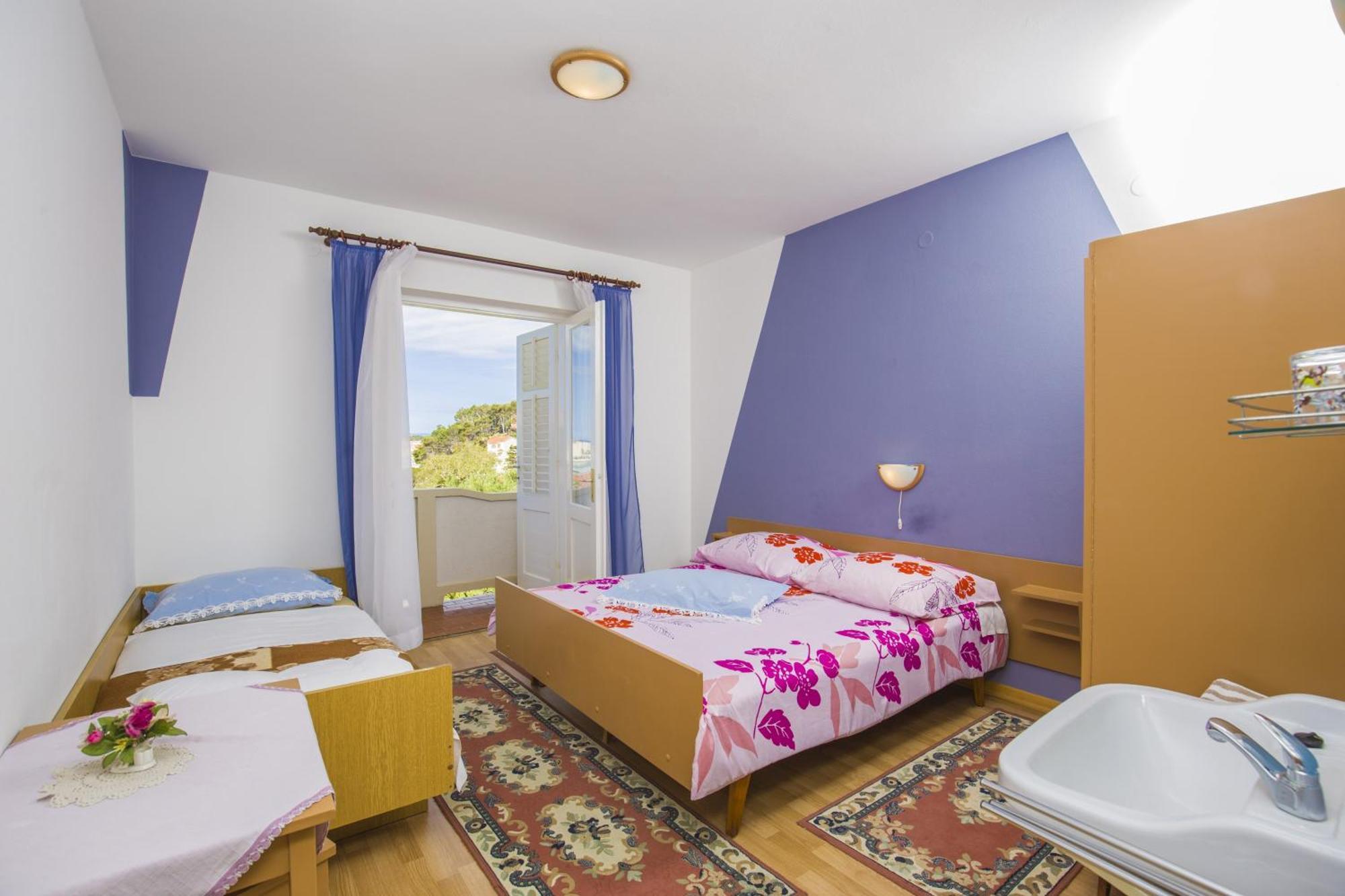Rooms Padovan Banjol Exterior photo
