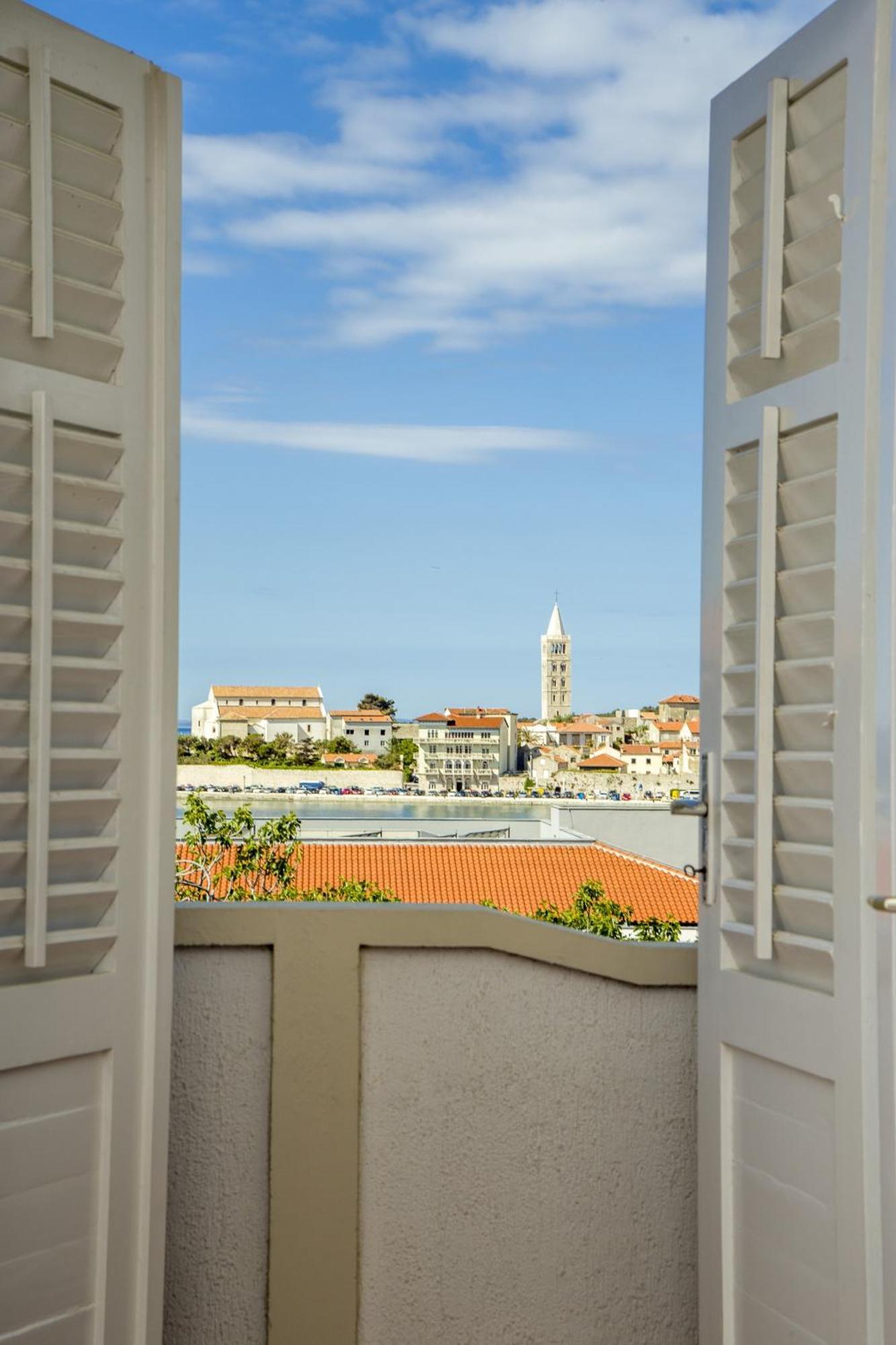Rooms Padovan Banjol Exterior photo